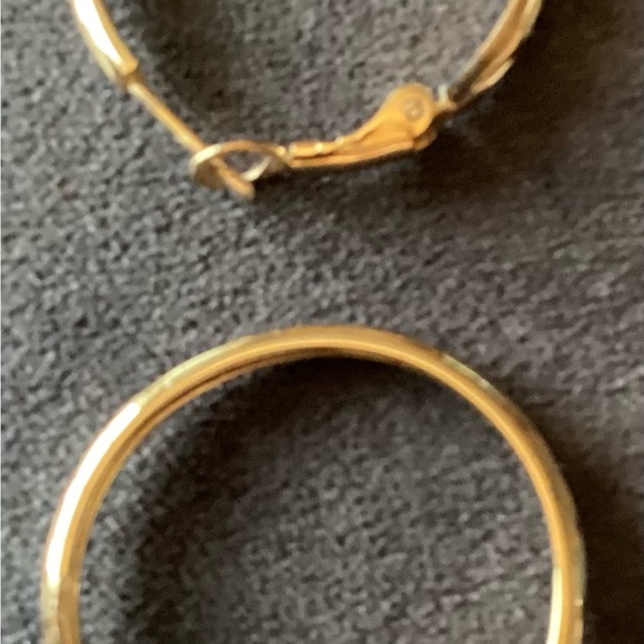 Vintage Gold Tone Earrings, 1” Hoops - Picture 4 of 4